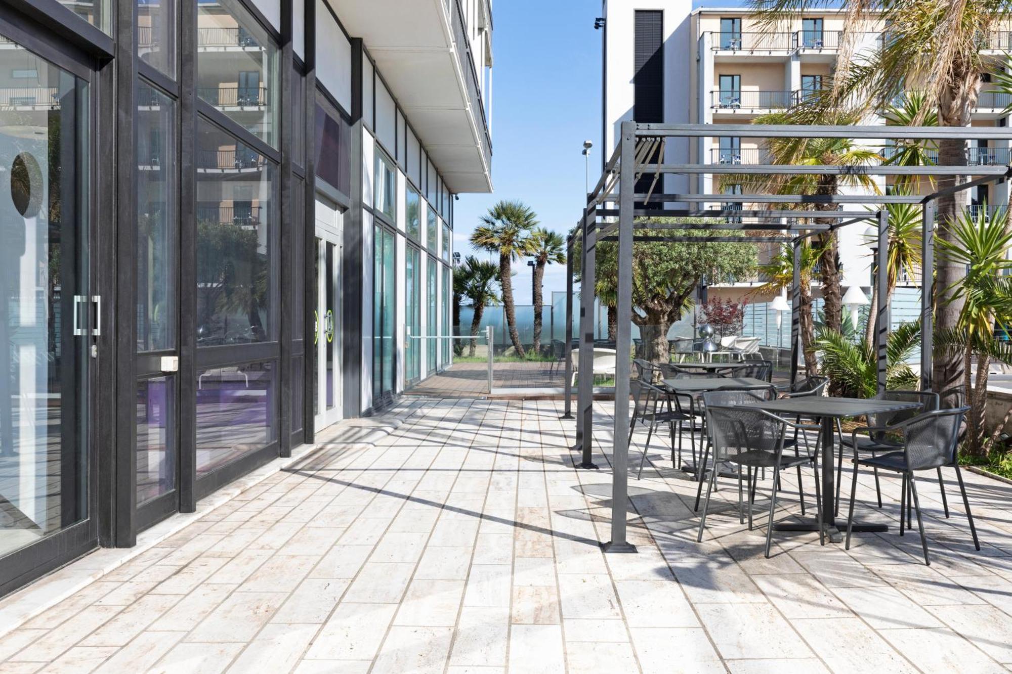 B&B Hotel Savona Exterior foto