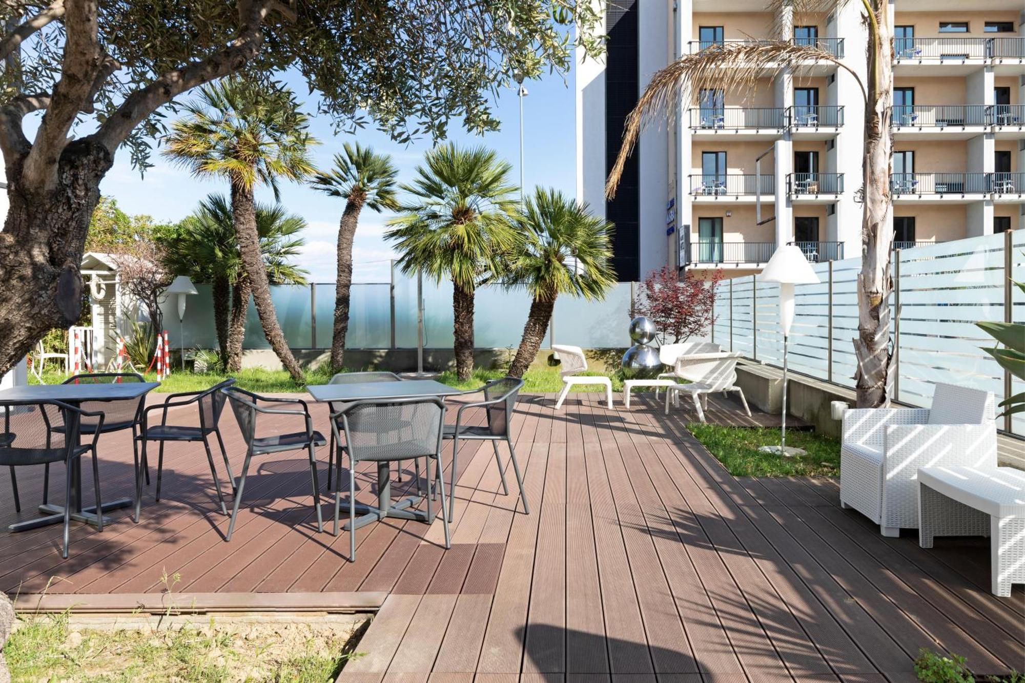 B&B Hotel Savona Exterior foto